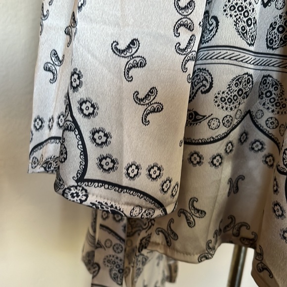 NWT Missguided Cream Silky Printed Kimono Sleeve Shift Dress 10 - Picture 7 of 9